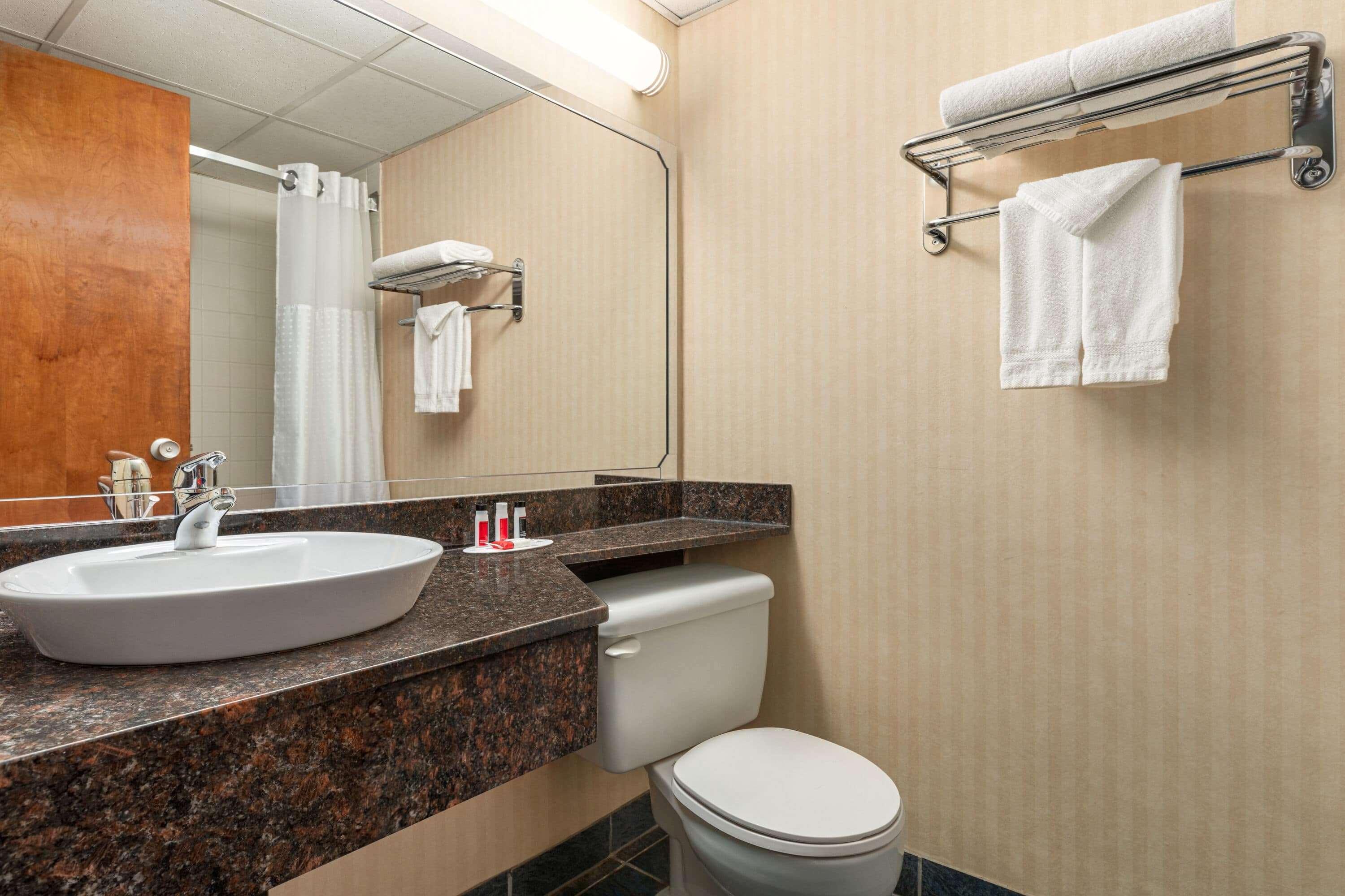 Ramada By Wyndham Fredericton Exterior foto